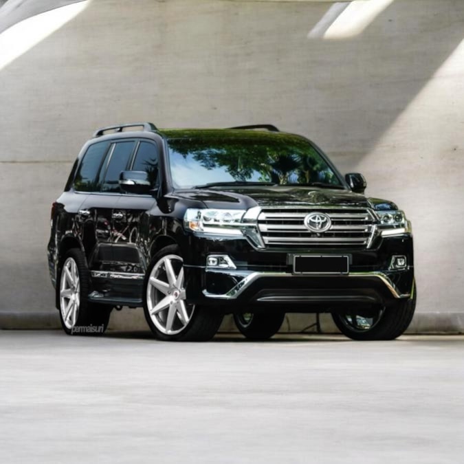 Toyota Land Cruiser SUV for weddings and VIP travel in Wazirabad